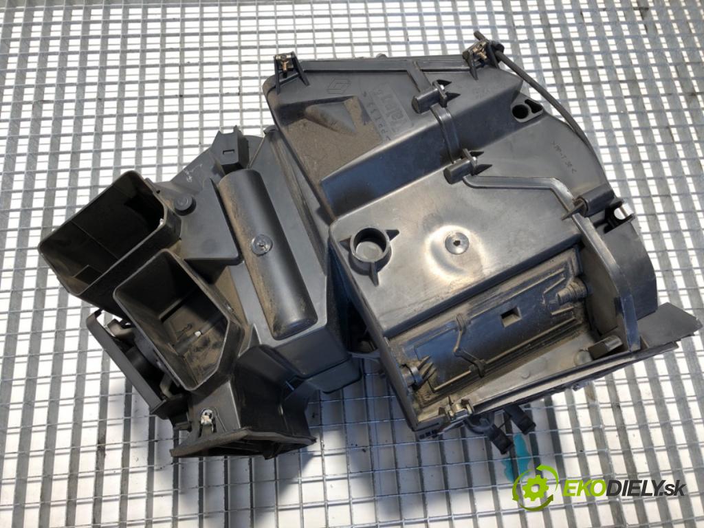 RENAULT TRUCKS MIDLUM 2000 - 2022    220.18/D  topné těleso radiátor topení komplet KOMBAJN 5010544414 (Radiátory topení)