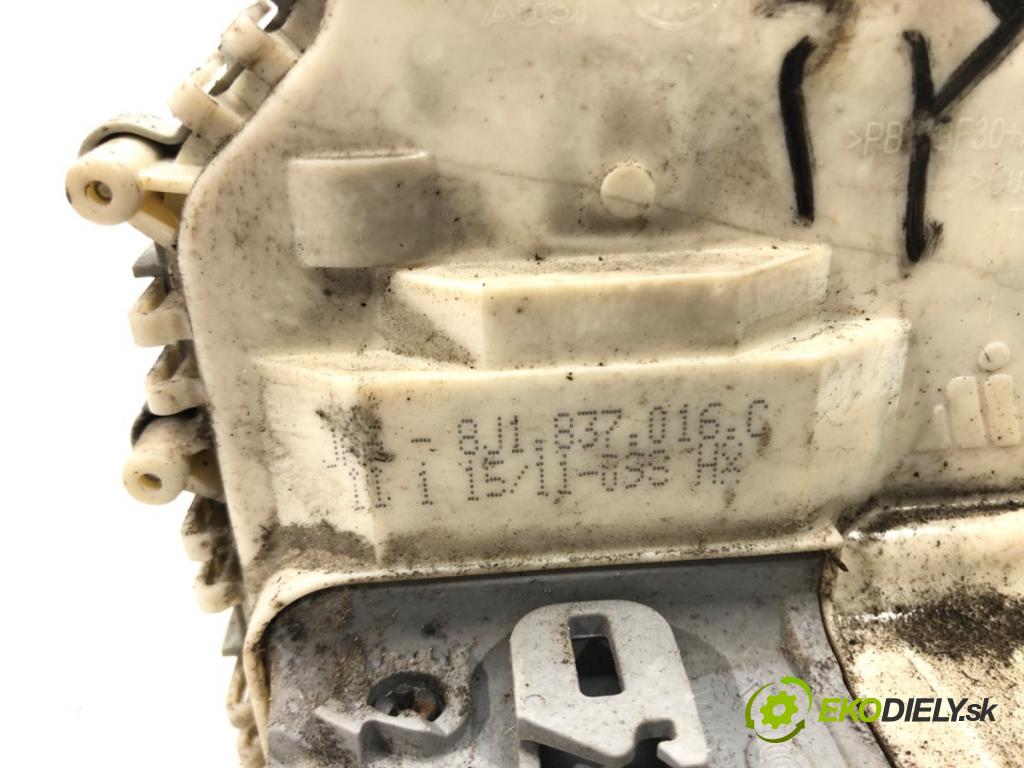 AUDI A4 B8 Avant (8K5) 2007 - 2015    2.0 TDI quattro 105 kW [143 KM] olej napędowy 2008  zámok dveře pravý přední část 8J1837016C