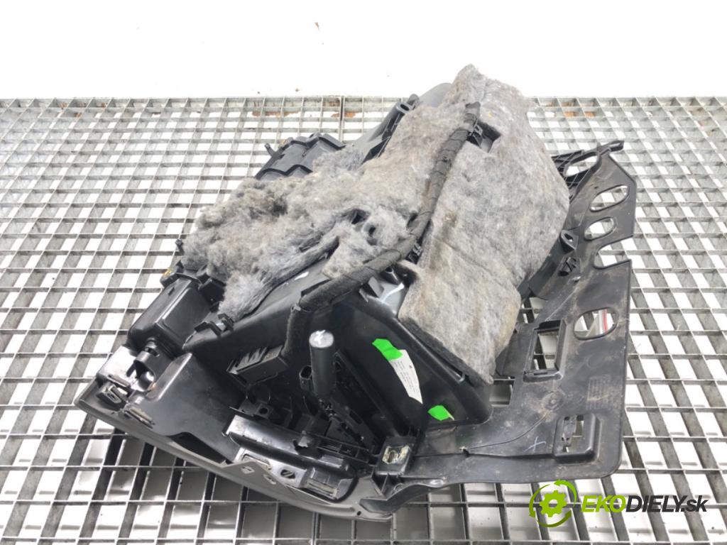 AUDI A4 B8 Avant (8K5) 2007 - 2015    2.0 TDI quattro 105 kW [143 KM] olej napędowy 2008 - 2015  Priehradka, kastlík spolujazdca  (Priehradky, kastlíky)