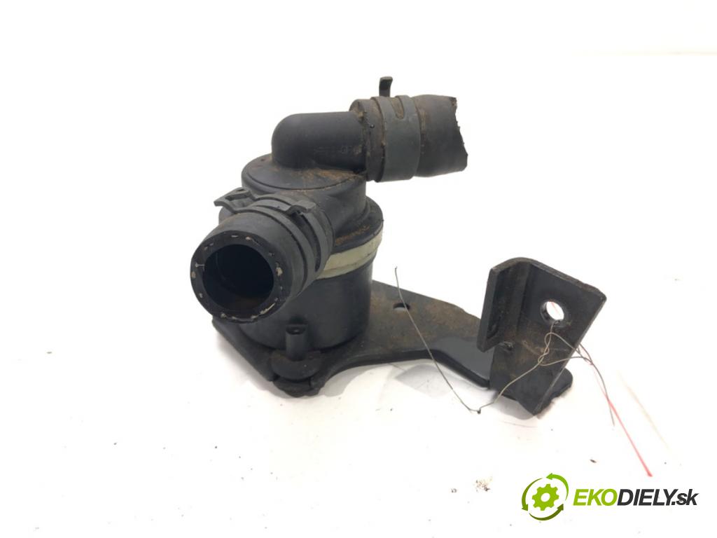 AUDI A4 B8 Avant (8K5) 2007 - 2015    2.0 TDI quattro 105 kW [143 KM] olej napędowy 2008  DALŠÍ: pumpa vody 03L121093A (Vodní pumpy)