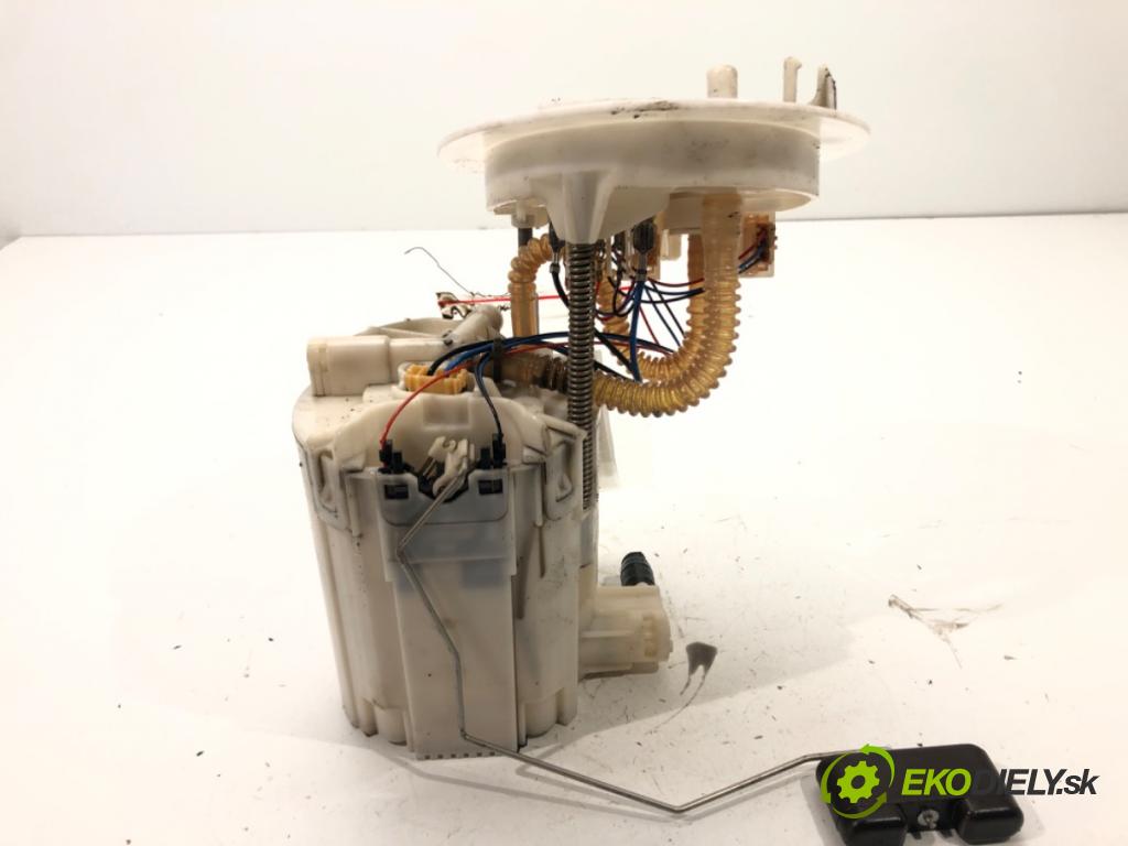 AUDI A4 B8 Avant (8K5) 2007 - 2015    2.0 TDI quattro 105 kW [143 KM] olej napędowy 2008  Pumpa paliva vnútorná 8K0919050K (Palivové pumpy, čerpadlá, plaváky)