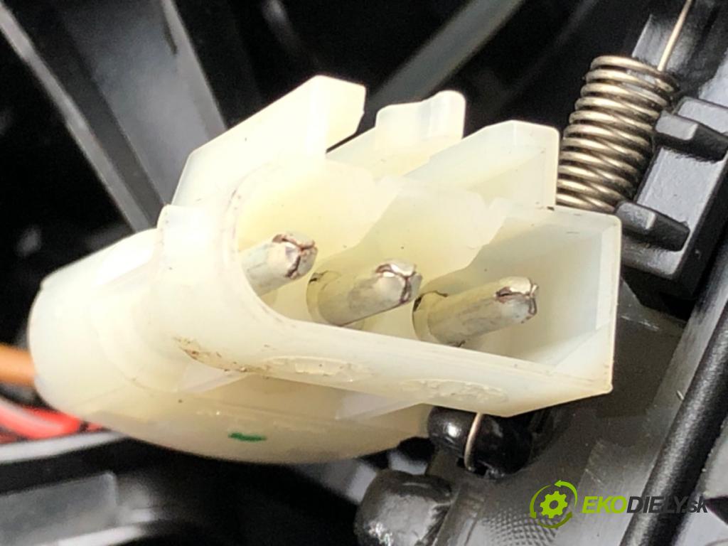 BMW X5 (E70) 2006 - 2013    3.0 si 200 kW [272 KM] benzyna 2006 - 2008  Držiak na nápoje 6954943 (Úchyty, držiaky na nápoje)