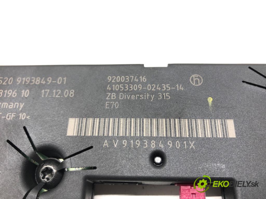 BMW X5 (E70) 2006 - 2013    3.0 si 200 kW [272 KM] benzyna 2006 - 2008  Zosilňovač Antenní: 9193849 (Zosilňovače)