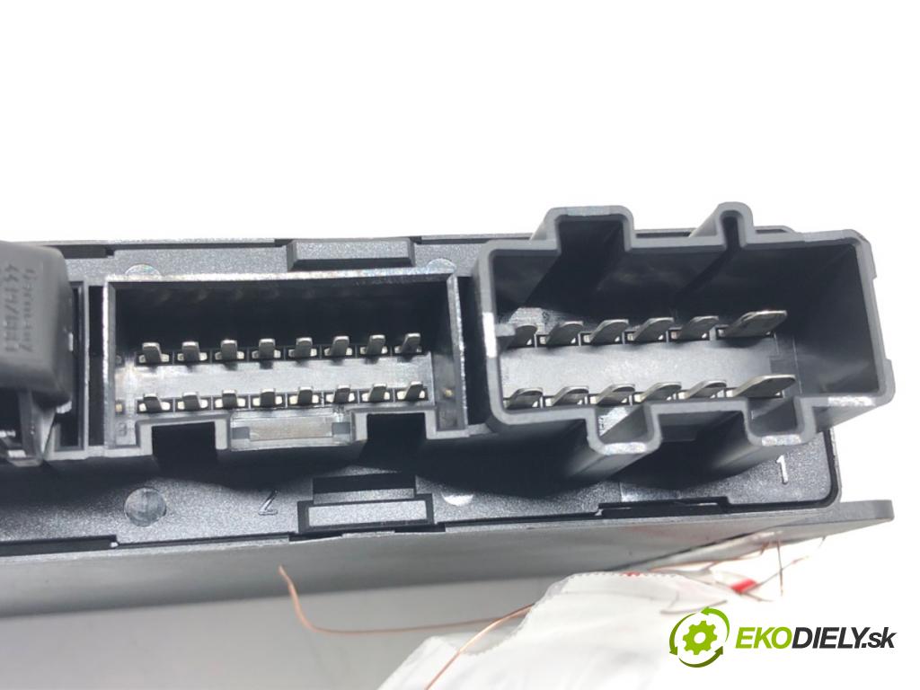 AUDI A4 B6 (8E2) 2000 - 2005    1.9 TDI 96 kW [130 KM] olej napędowy 2000 - 2004  Modul komfortu 8E0959433K (Moduly komfortu)