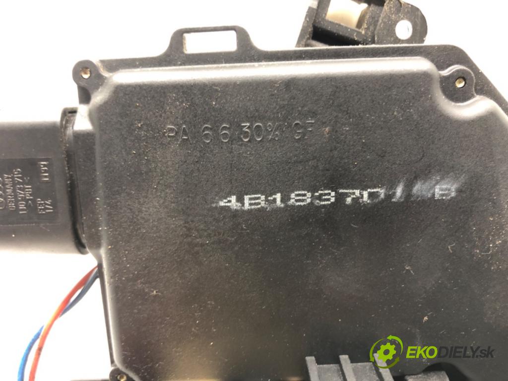 AUDI A4 B6 (8E2) 2000 - 2005    1.9 TDI 96 kW [130 KM] olej napędowy 2000 - 2004  zámok přední část levý 4B1837015B