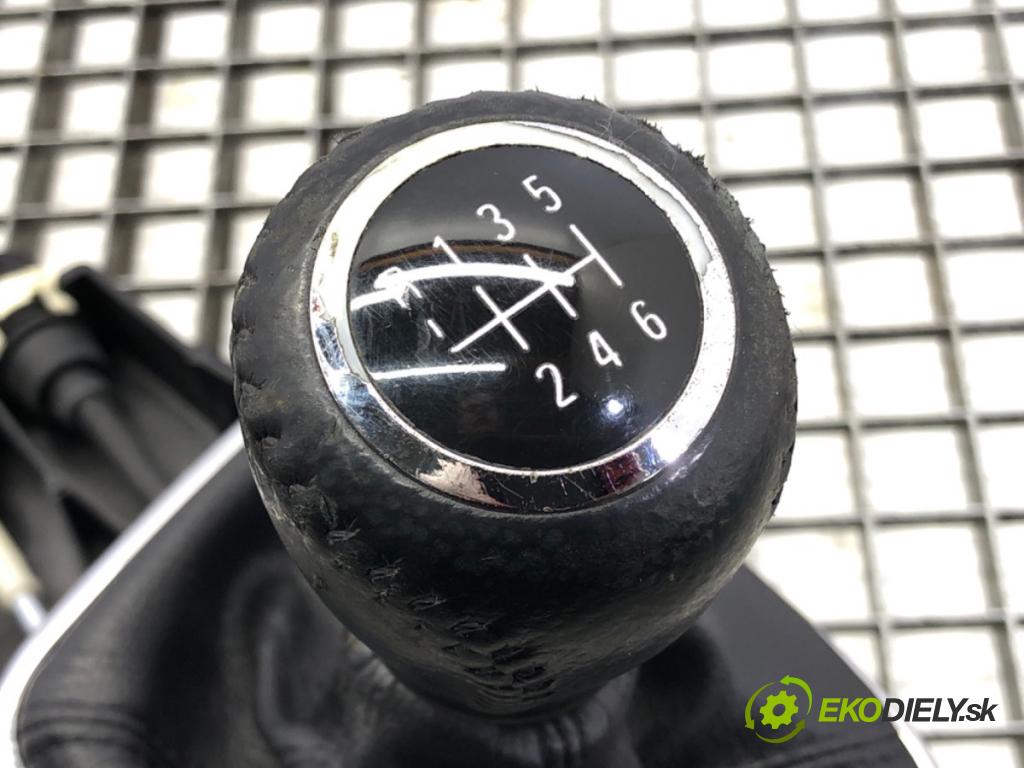 CHEVROLET CRUZE Station Wagon (J308) 2012 - 2022    1.4 103 kW [140 KM] benzyna 2012 - 2022  Kulisa 25187759 (Rýchlostné páky / kulisy)