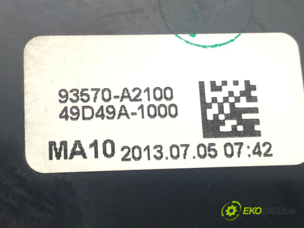 KIA CEED (JD) 2012 - 2018    1.6 GDI 99 kW [135 KM] benzyna 2012 - 2018  Prepínač okien 93570-A2100 (Prepínače, spínače, tlačidlá a ovládače kúrenia)