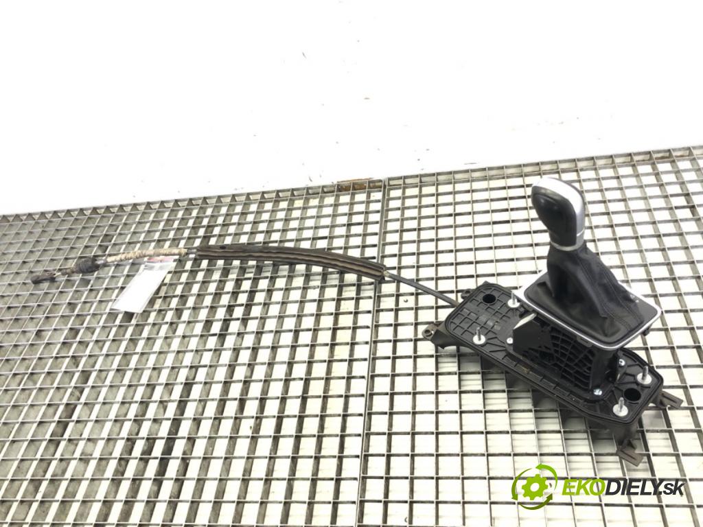 VW GOLF VII (5G1, BQ1, BE1, BE2) 2012 - 2022    1.6 TDI 77 kW [105 KM] olej napędowy 2012 - 2017  Kulisa 5Q2713025 (Rýchlostné páky / kulisy)