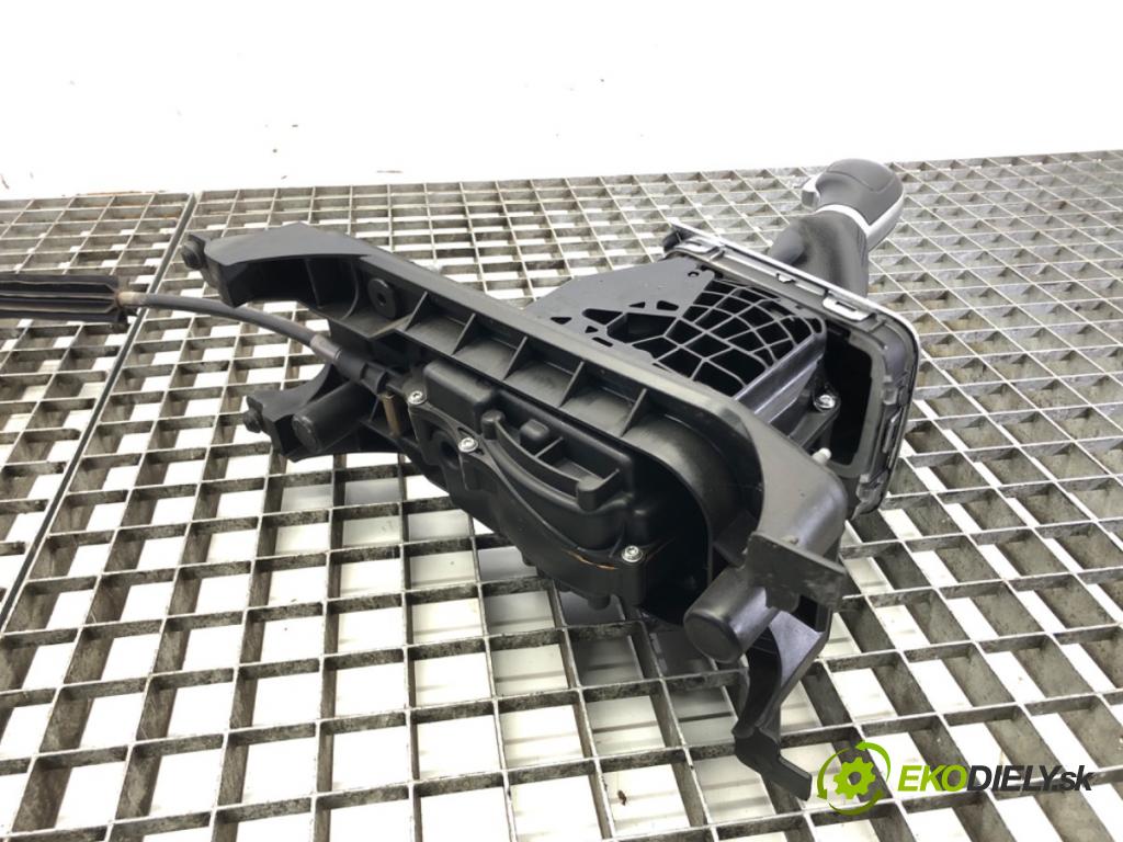 VW GOLF VII (5G1, BQ1, BE1, BE2) 2012 - 2022    1.6 TDI 77 kW [105 KM] olej napędowy 2012 - 2017  Kulisa 5Q2713025 (Rýchlostné páky / kulisy)