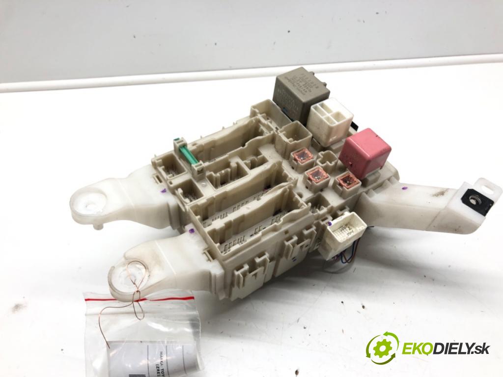 TOYOTA AURIS (_E15_) 2006 - 2012    1.6 (ZRE151_) 91 kW [124 KM] benzyna 2007 - 2012  modul BSI 82730-02140 (Pojistkové skříňky)