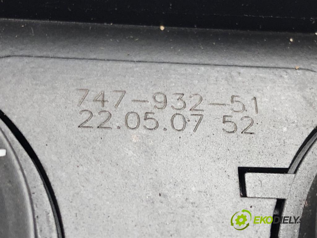 SKODA OCTAVIA II Combi (1Z5) 2004 - 2013    1.6 75 kW [102 KM] benzyna 2004 - 2013  Panel ovládania kúrenia  (Prepínače, spínače, tlačidlá a ovládače kúrenia)