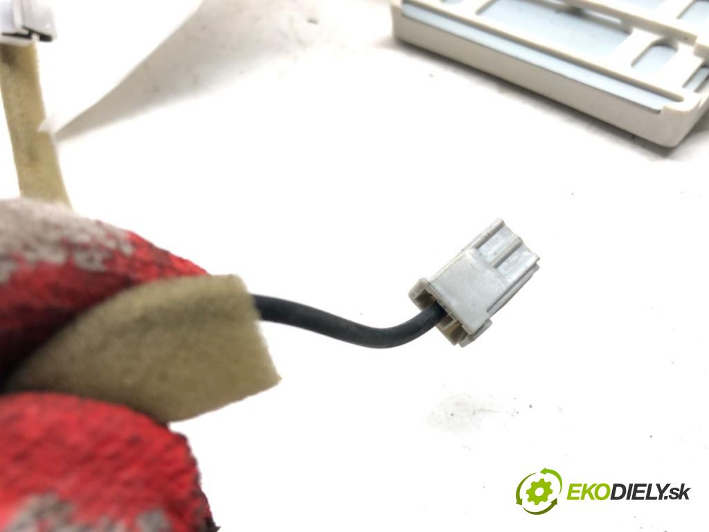 TOYOTA AVENSIS sedan (_T27_) 2008 - 2018    2.2 D-4D (ADT271_) 130 kW [177 KM] olej napędowy 2  Zosilňovač Antenní: 86860-20040 (Zosilňovače)