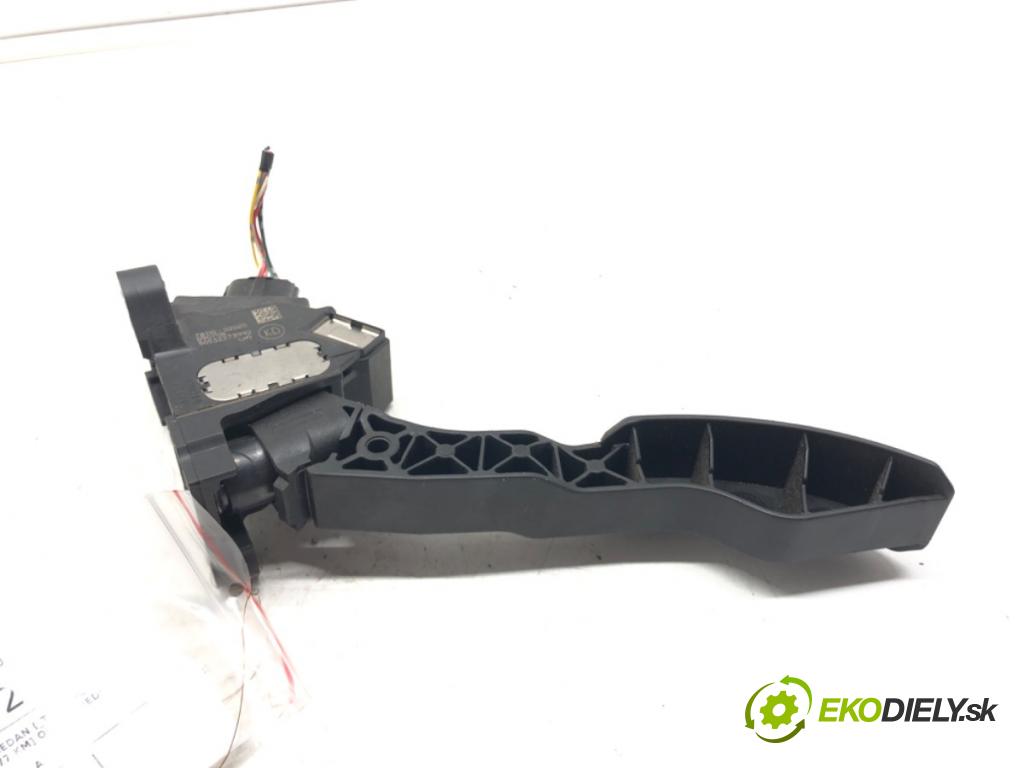 TOYOTA AVENSIS sedan (_T27_) 2008 - 2018    2.2 D-4D (ADT271_) 130 kW [177 KM] olej napędowy 2  Potenciometer plynového pedálu 78110-02020 (Pedále)