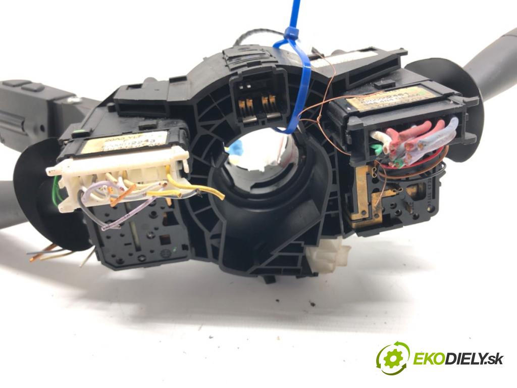 RENAULT LAGUNA II (BG0/1_) 2001 - 2007    1.6 LPG 79 kW [107 KM] Benzyna / gaz samochodowy (  Prepínač kombinovaný 7701048916 (Prepínače, spínače, tlačidlá a ovládače kúrenia)