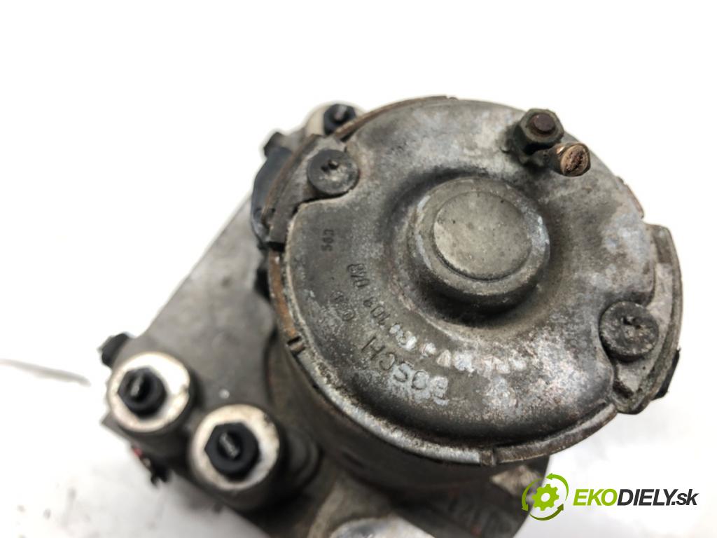 AUDI A4 B5 (8D2) 1994 - 2001    1.6 74 kW [100 KM] benzyna 1994 - 2000  Pumpa ABS  (Pumpy ABS)