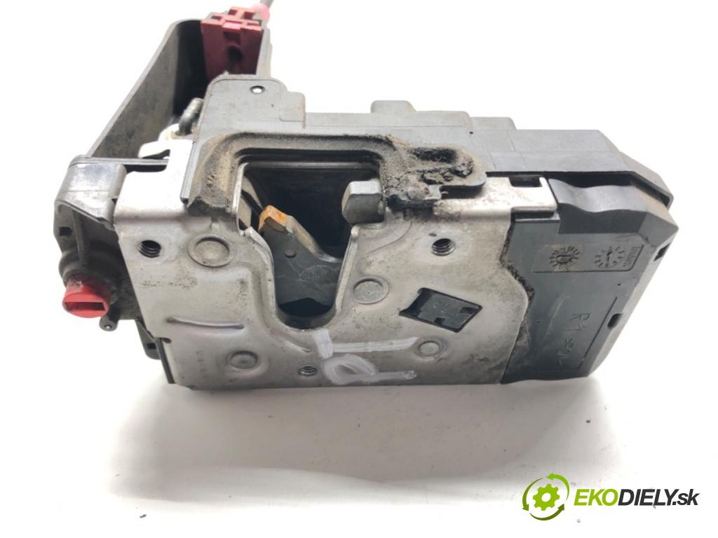 OPEL ASTRA H Kombi (A04) 2004 - 2014    1.7 CDTI (L35) 74 kW [101 KM] olej napędowy 2004 -  zámok dveře pravý zadní část 13128116