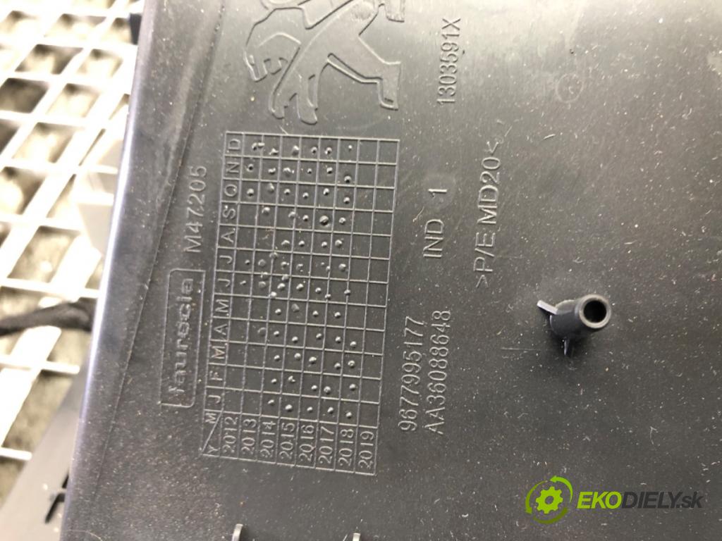 PEUGEOT 308 II (LB_, LP_, LW_, LH_, L3_) 2013 - 2021    1.2 THP 130 96 kW [131 KM] benzyna 2013 - 2021  Priehradka, kastlík spolujazdca  (Priehradky, kastlíky)