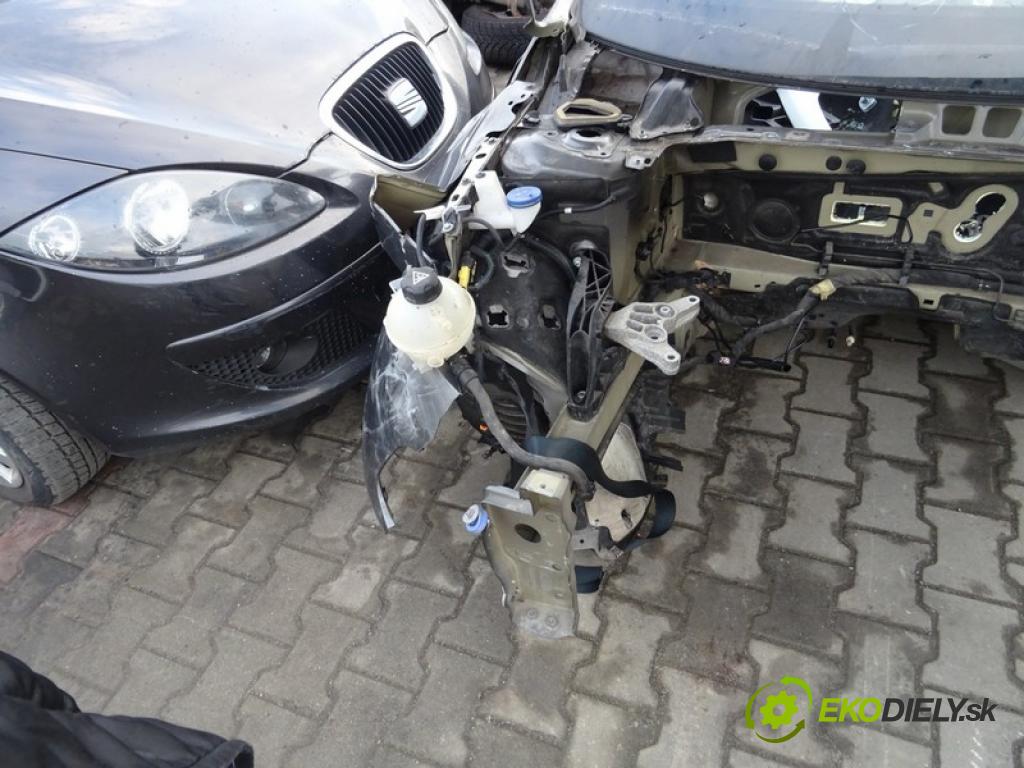 PEUGEOT 308 II (LB_, LP_, LW_, LH_, L3_) 2013 - 2021    1.2 THP 130 96 kW [131 KM] benzyna 2013 - 2021  KAROSERIA ČTVRŤÁK blatník zadní část levý pravý střecha POŠTY: prahy