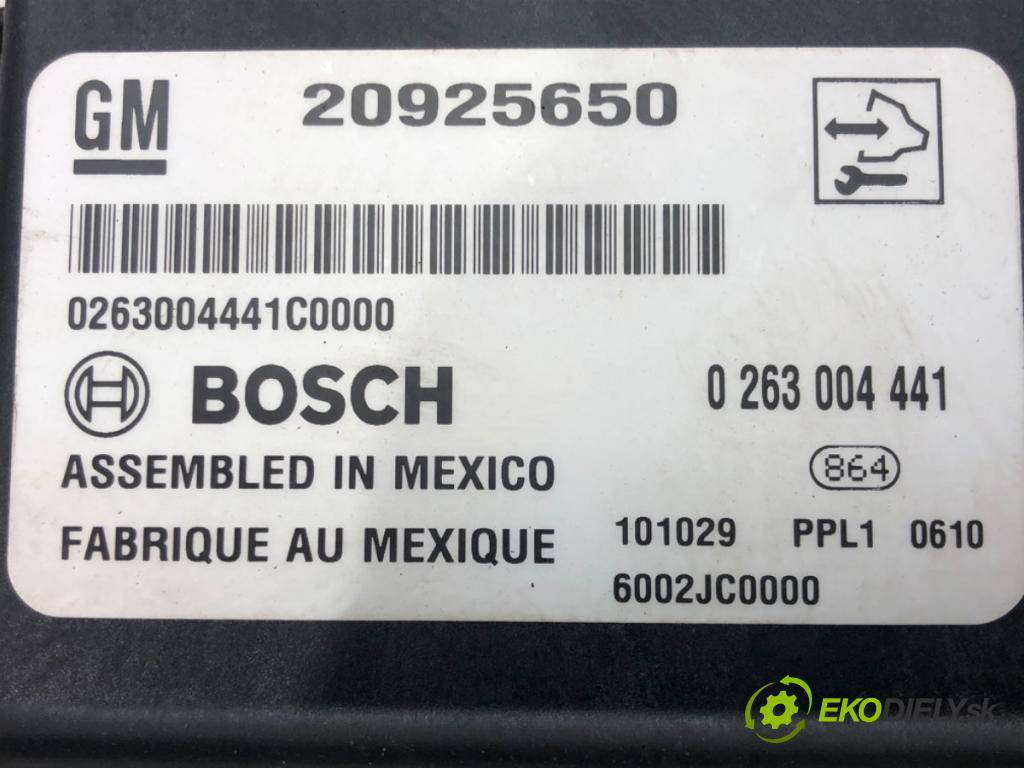 OPEL ASTRA J Sports Tourer (P10) 2010 - 2015    1.6 (35) 85 kW [116 KM] benzyna 2010 - 2015  Modul PDC 20925650 (Ostatné)