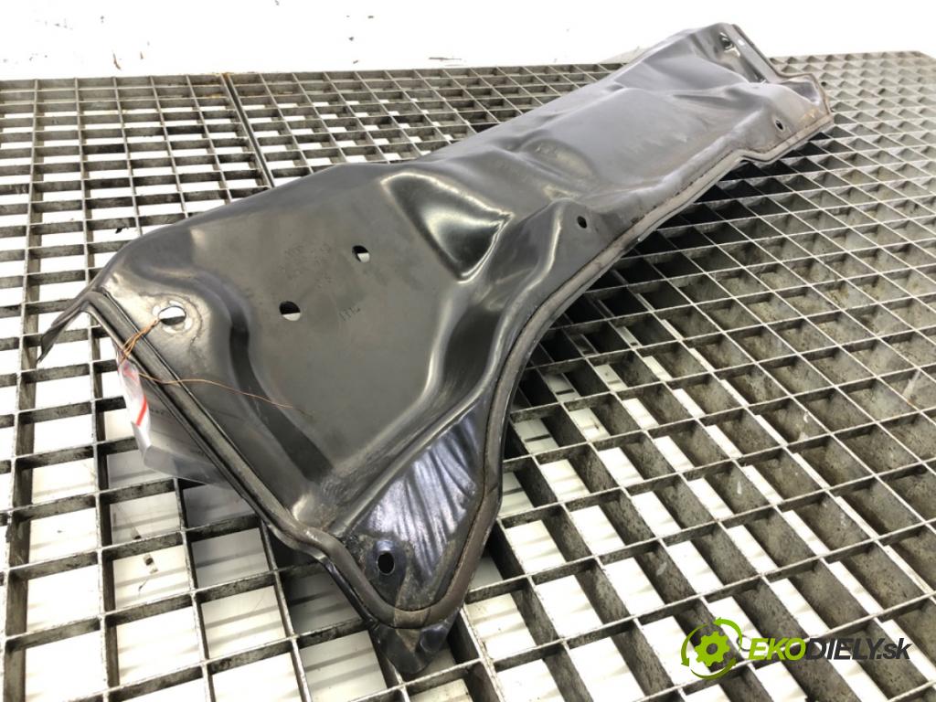 AUDI A1 (8X1, 8XK) 2010 - 2018    2.0 TDI 105 kW [143 KM] olej napędowy 2011 - 2015  torpédo plast pod čelní okno dolné 8X0805275D
