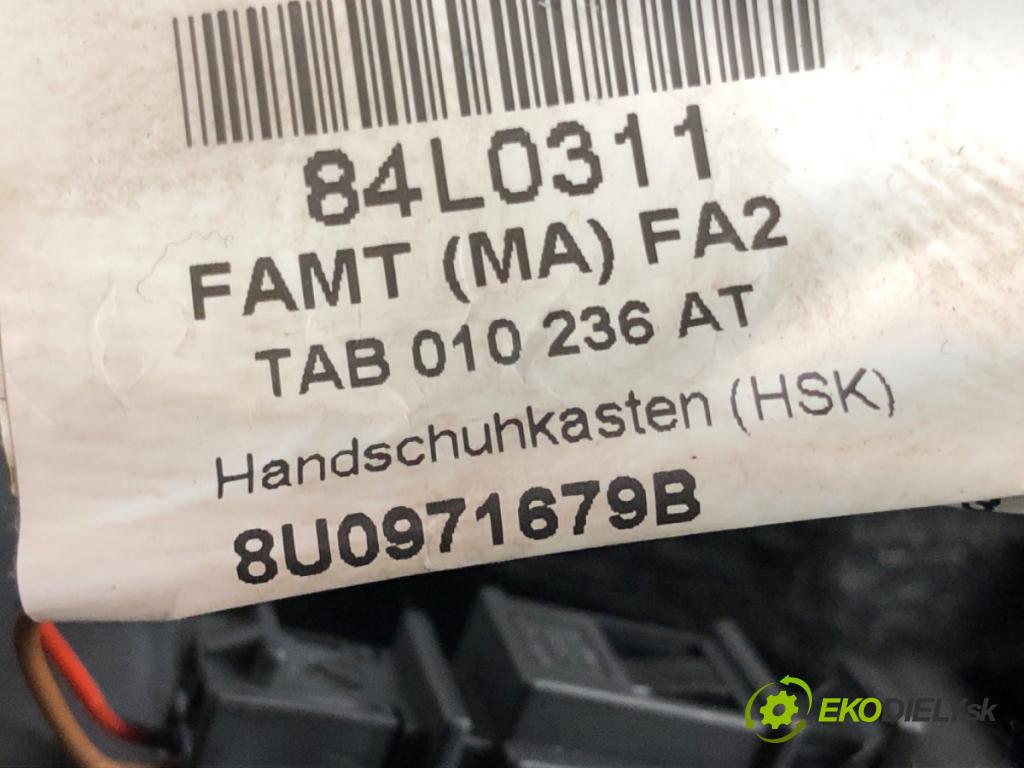 AUDI Q3 (8UB, 8UG) 2011 - 2018    2.0 TFSI quattro 147 kW [200 KM] benzyna 2014 - 20  Priehradka, kastlík spolujazdca 8U0971679B (Priehradky, kastlíky)