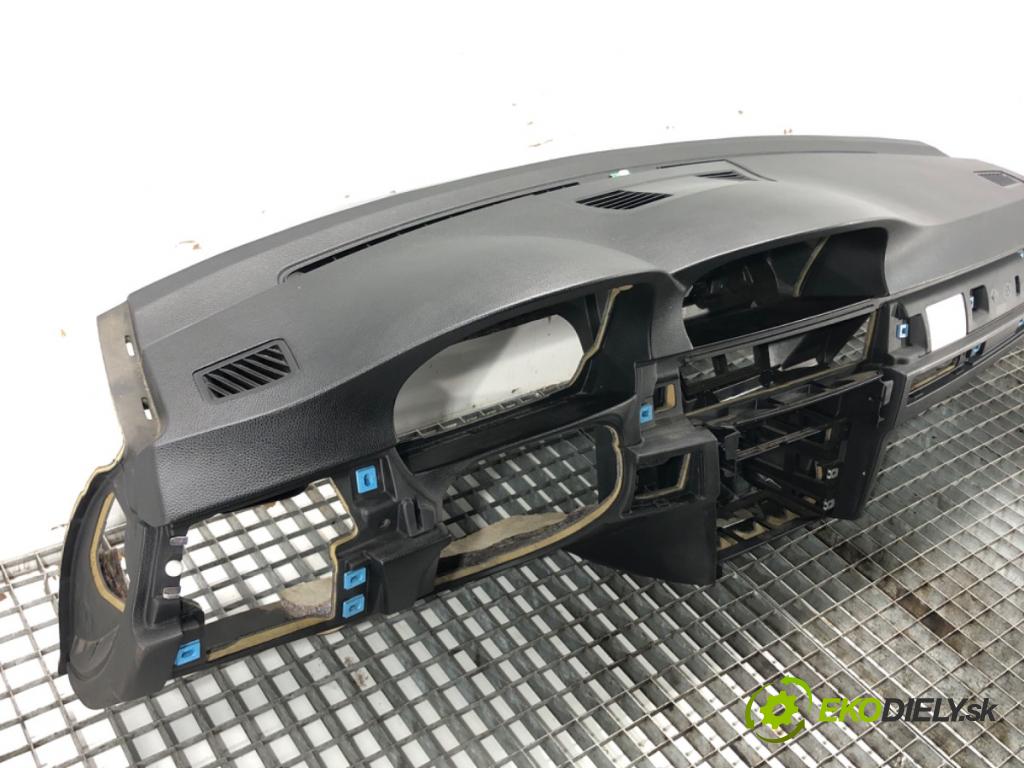 BMW 3 Touring (E91) 2004 - 2012    320 d 120 kW [163 KM] olej napędowy 2005 - 2012  Palubná doska  (Palubné dosky)