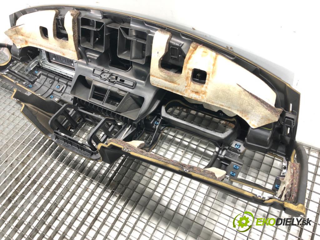 BMW 3 Touring (E91) 2004 - 2012    320 d 120 kW [163 KM] olej napędowy 2005 - 2012  Palubná doska  (Palubné dosky)