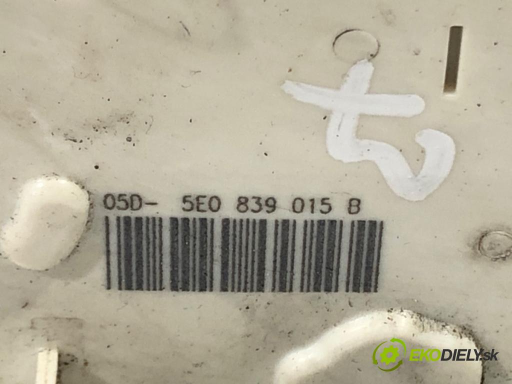 SKODA RAPID (NH3, NK3, NK6) 2012 - 2022    1.6 TDI 85 kW [115 KM] olej napędowy 2015 - 2019  zámok dveře levý zadní část 5E0839015B