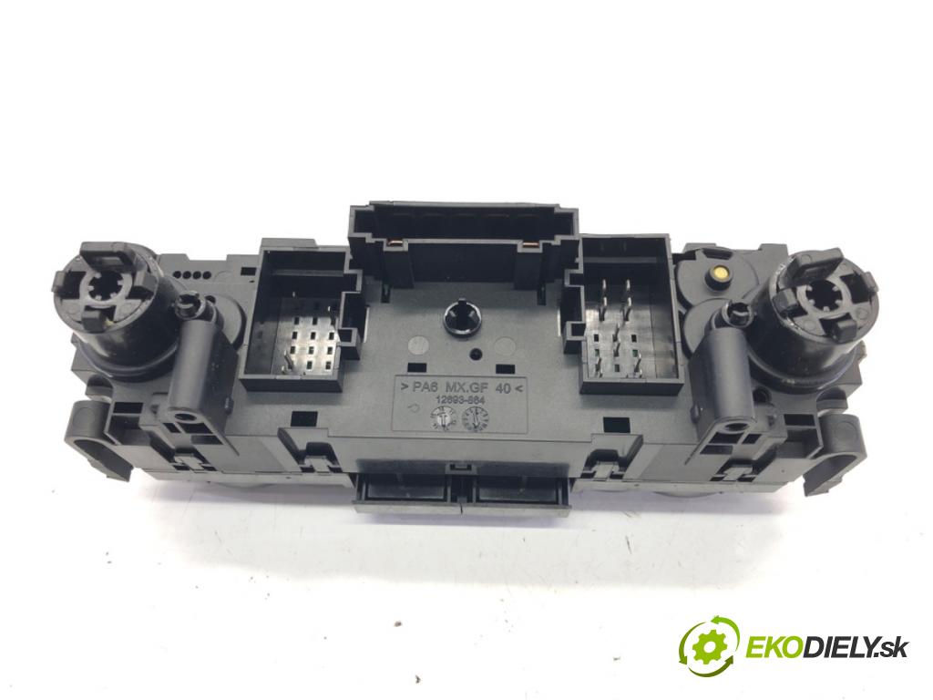 SKODA RAPID (NH3, NK3, NK6) 2012 - 2022    1.6 TDI 85 kW [115 KM] olej napędowy 2015 - 2019  Panel ovládania kúrenia 5JA820045D (Prepínače, spínače, tlačidlá a ovládače kúrenia)