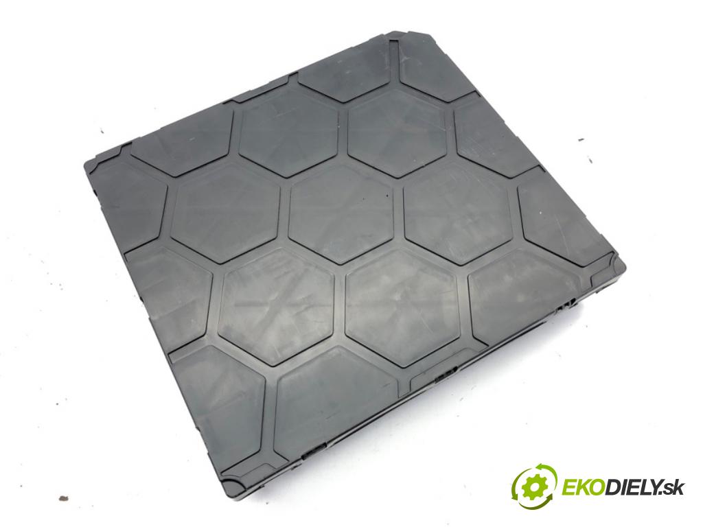 SKODA RAPID (NH3, NK3, NK6) 2012 - 2022    1.6 TDI 85 kW [115 KM] olej napędowy 2015 - 2019  Modul komfortu 6C0937089D (Moduly komfortu)