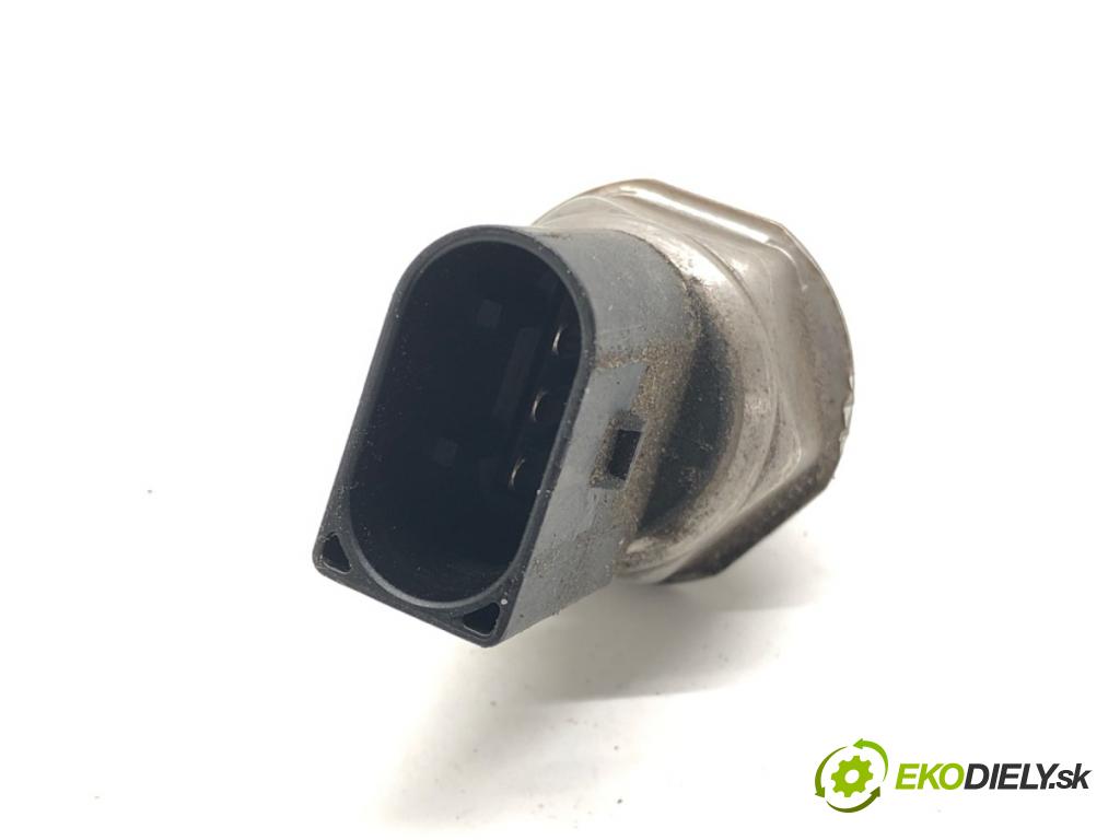 SKODA RAPID (NH3, NK3, NK6) 2012 - 2022    1.6 TDI 85 kW [115 KM] olej napędowy 2015 - 2019  Snímač tlaku paliva 04L906054 (Snímače)