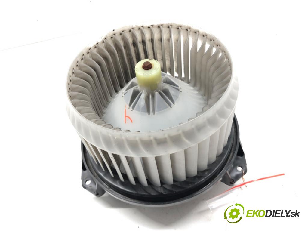 TOYOTA YARIS (_P9_) 2005 - 2014    1.0 VVT-i (KSP90_) 51 kW [69 KM] benzyna 2005 - 20  ventilátor kúrenia AV272700-0311