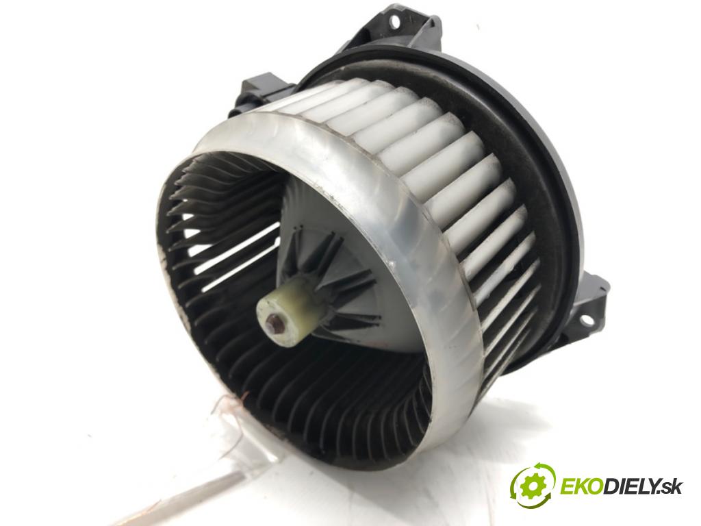 TOYOTA YARIS (_P9_) 2005 - 2014    1.3 VVT-i (SCP90_) 64 kW [87 KM] benzyna 2005 - 20  ventilátor kúrenia AV272700-0311