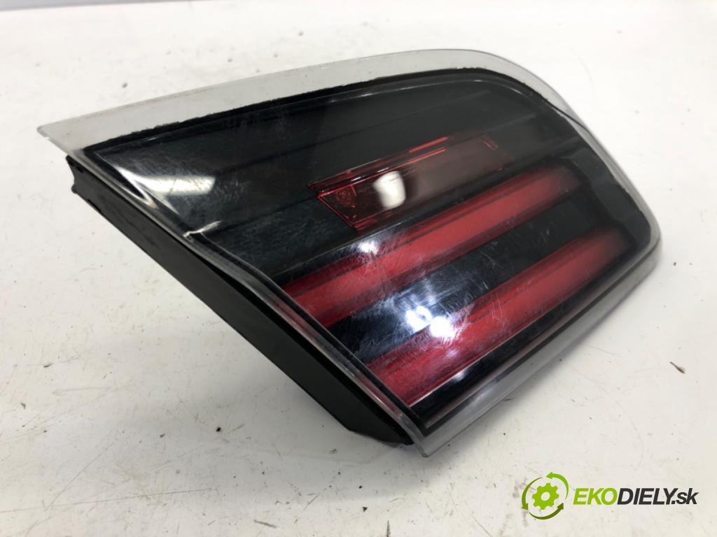 BMW E92 coupe 2008 172 kW 328 xi 2996 Svetlo zad ľavá strana vnútorná (Kľučka dverí ostatné)