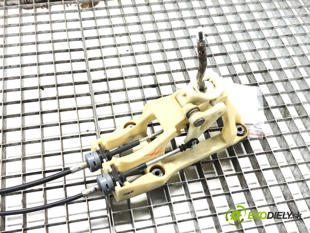 KIA PICANTO I (SA) 2004 - 2012    1.0 45 kW [61 KM] benzyna 2004 - 2011  Kulisa  (Rýchlostné páky / kulisy)