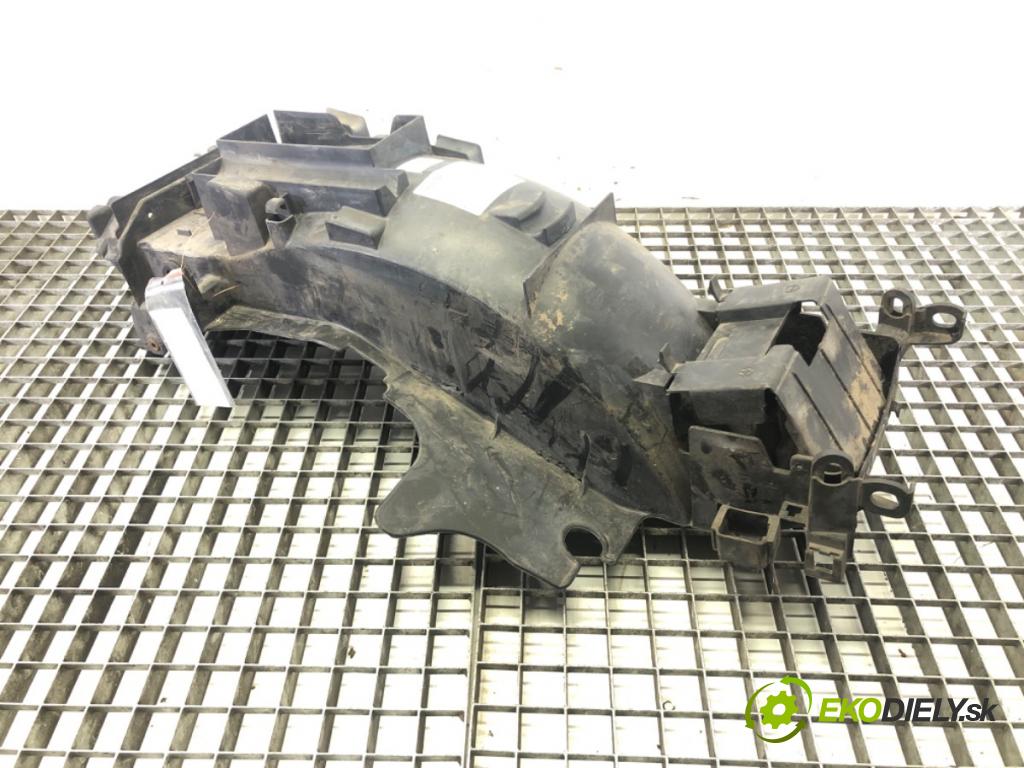 HONDA NT    650cm3  podblatník blatník výztuha zadní část 