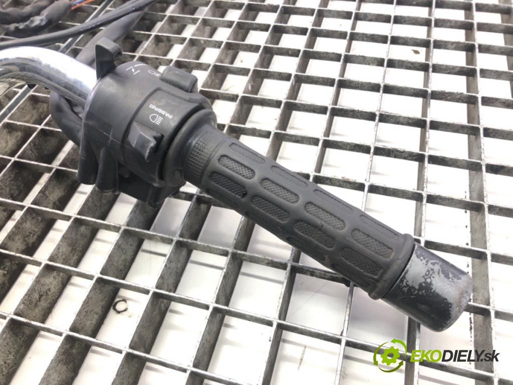 HONDA NT    650cm3  Volant Radenie: