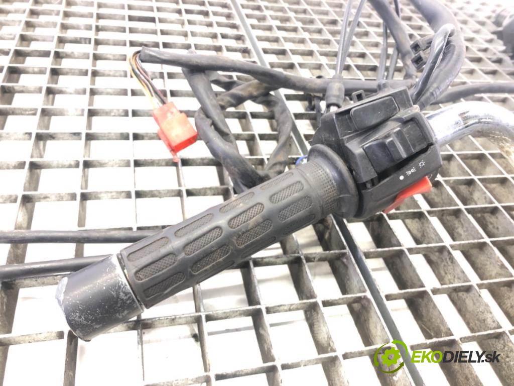 HONDA NT    650cm3  Volant Radenie: