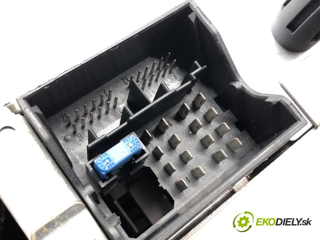 PEUGEOT 307 SW (3H) 2002 - 2009    2.0 HDI 110 79 kW [107 KM] olej napędowy 2002 - 20  RADIO 96511850XT (Audio zariadenia)