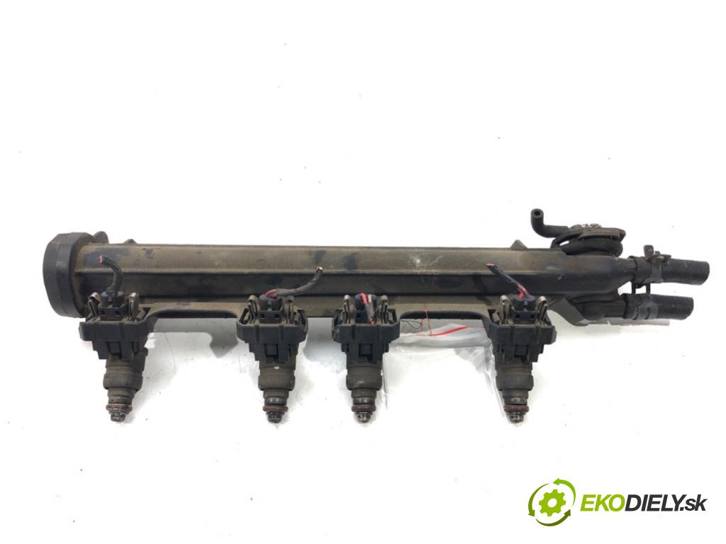 AUDI A3 (8L1) 1996 - 2006    1.6 74 kW [101 KM] benzyna 1996 - 2003  Lišta vstrekovacia 037906031AA (Vstrekovacie lišty)