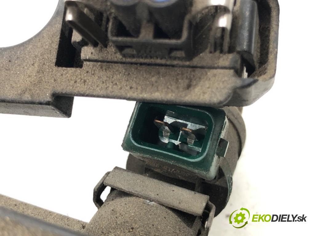 AUDI A3 (8L1) 1996 - 2006    1.6 74 kW [101 KM] benzyna 1996 - 2003  Lišta vstrekovacia 037906031AA (Vstrekovacie lišty)