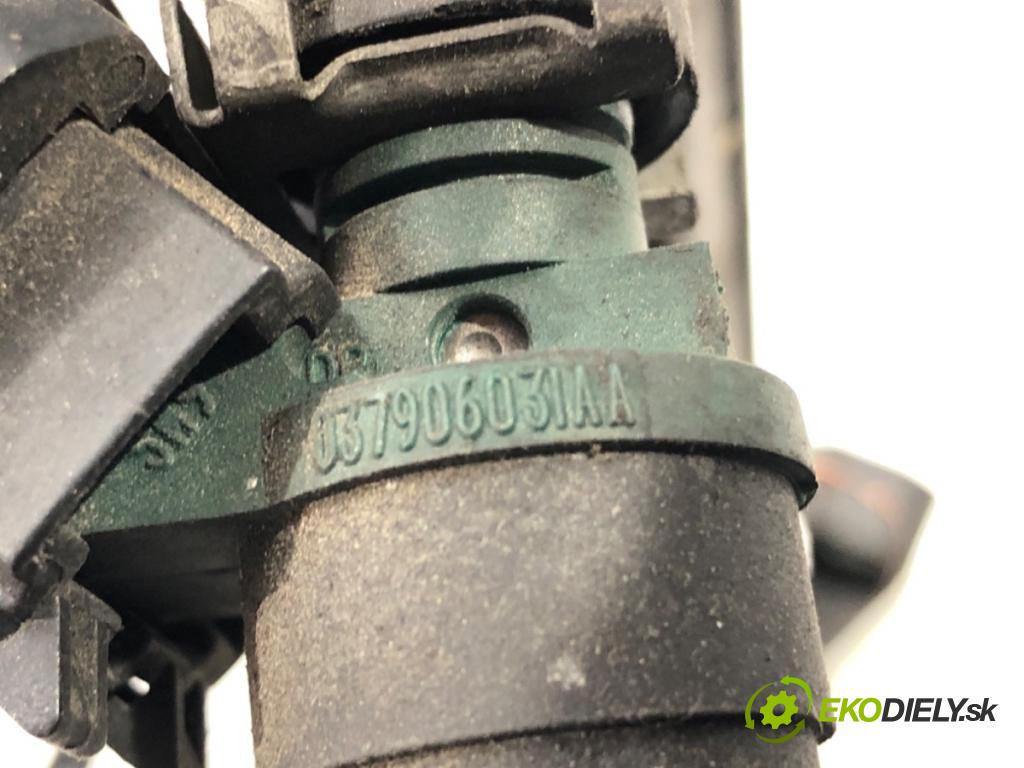 AUDI A3 (8L1) 1996 - 2006    1.6 74 kW [101 KM] benzyna 1996 - 2003  Lišta vstrekovacia 037906031AA (Vstrekovacie lišty)