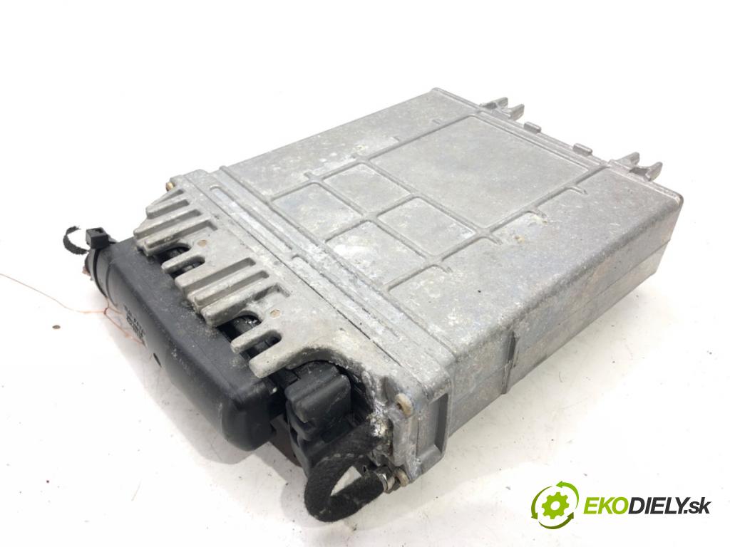 AUDI A4 B5 Avant (8D5) 1994 - 2002    1.9 TDI 66 kW [90 KM] olej napędowy 1996 - 2001  riadiaca jednotka Motor 028906021GM (Riadiace jednotky)