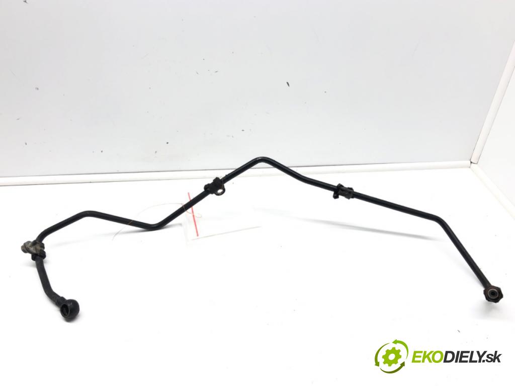 AUDI A4 B5 Avant (8D5) 1994 - 2002    1.9 TDI 66 kW [90 KM] olej napędowy 1996 - 2001  rúrka turba  (Hadice intercoolera)