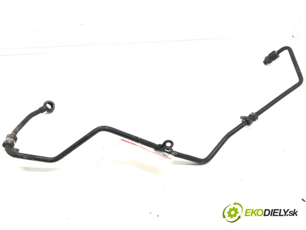 AUDI A4 B5 Avant (8D5) 1994 - 2002    1.9 TDI 66 kW [90 KM] olej napędowy 1996 - 2001  rúrka turba  (Hadice intercoolera)