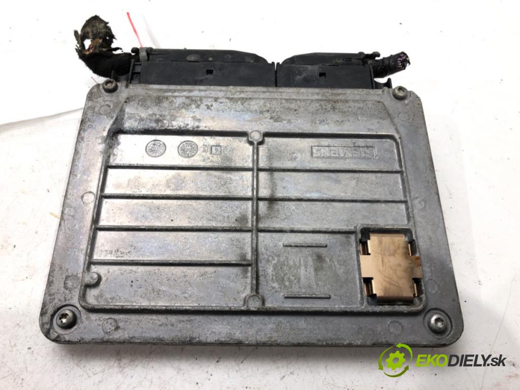 AUDI A3 (8L1) 1996 - 2006    1.6 75 kW [102 KM] benzyna 2000 - 2003  riadiaca jednotka Motor 06A906033J (Riadiace jednotky)