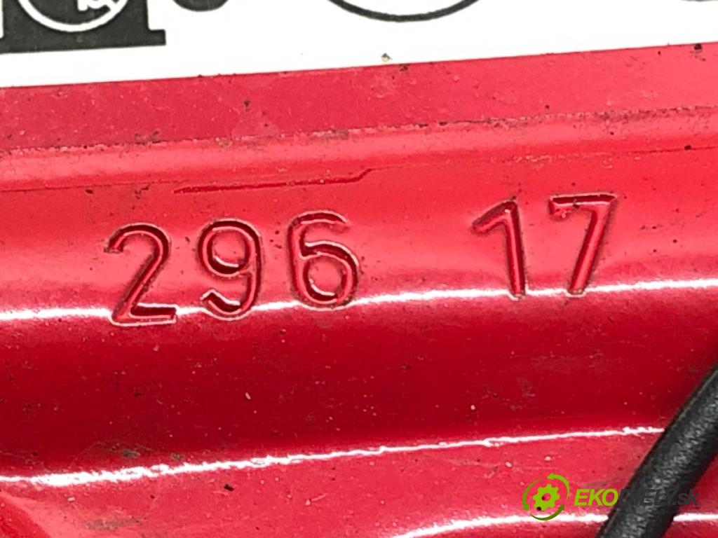 TOYOTA AYGO (_B4_) 2014 - 2022    1.0 (KGB40) 51 kW [69 KM] benzyna 2014 - 2022  Dvierka nádrže paliva  (Ostatné)