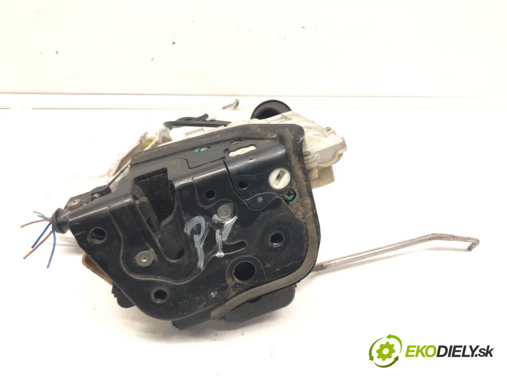 AUDI A4 B7 Avant (8ED) 2004 - 2008    2.0 TDI 103 kW [140 KM] olej napędowy 2004 - 2008  zámok dveře pravý přední část 8E1837016AA