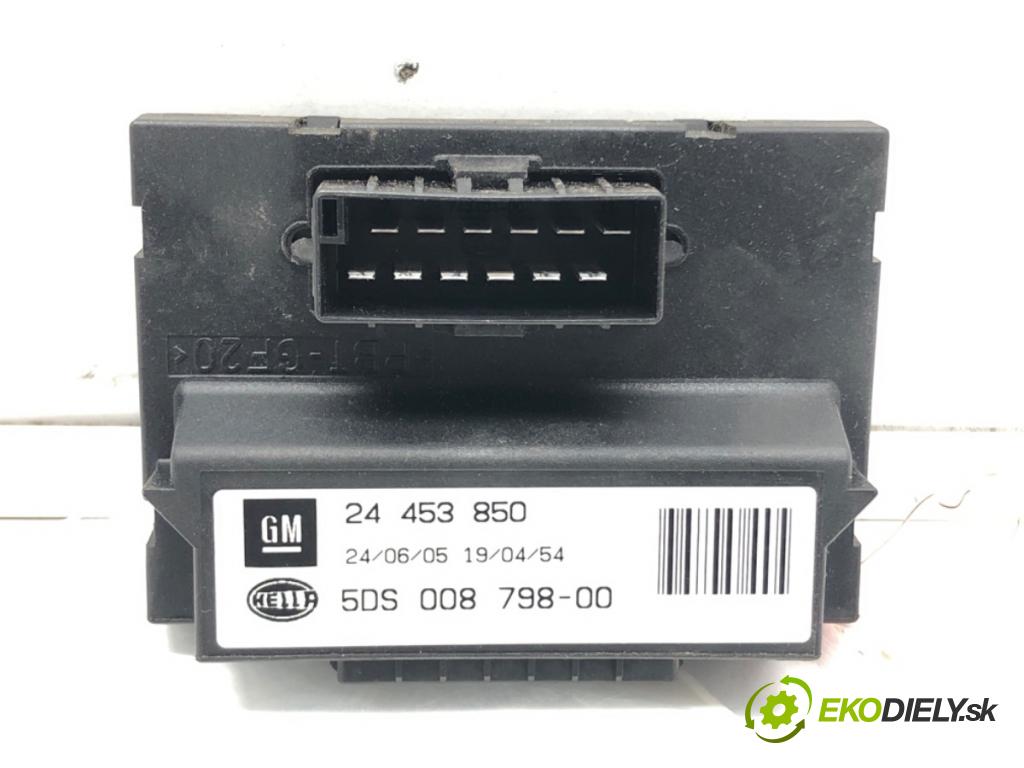 OPEL ZAFIRA B Nadwozie pełne/minivan (A05) 2005 - 2015    1.9 CDTI VAN (M75) 110 kW [150 KM] olej napędowy 2  Modul ťažného oka 24453850 (Ostatné)