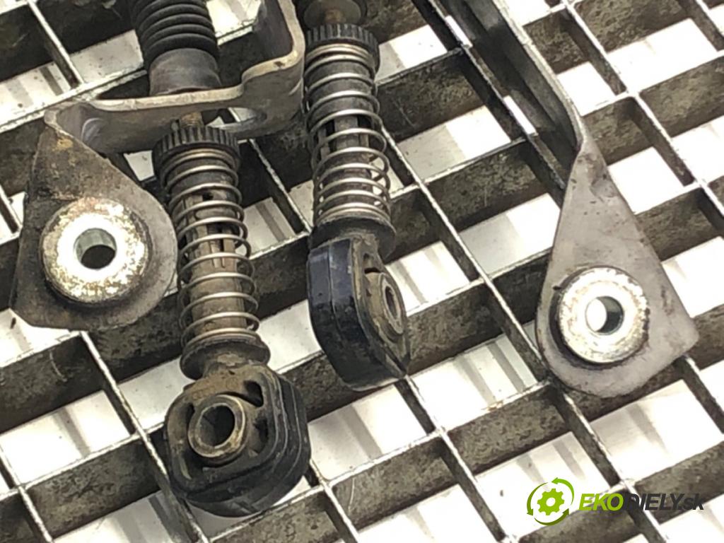 SEAT ALTEA (5P1) 2004 - 2022    1.9 TDI 77 kW [105 KM] olej napędowy 2004 - 2022  Kulisa 1K0711049AS (Rýchlostné páky / kulisy)